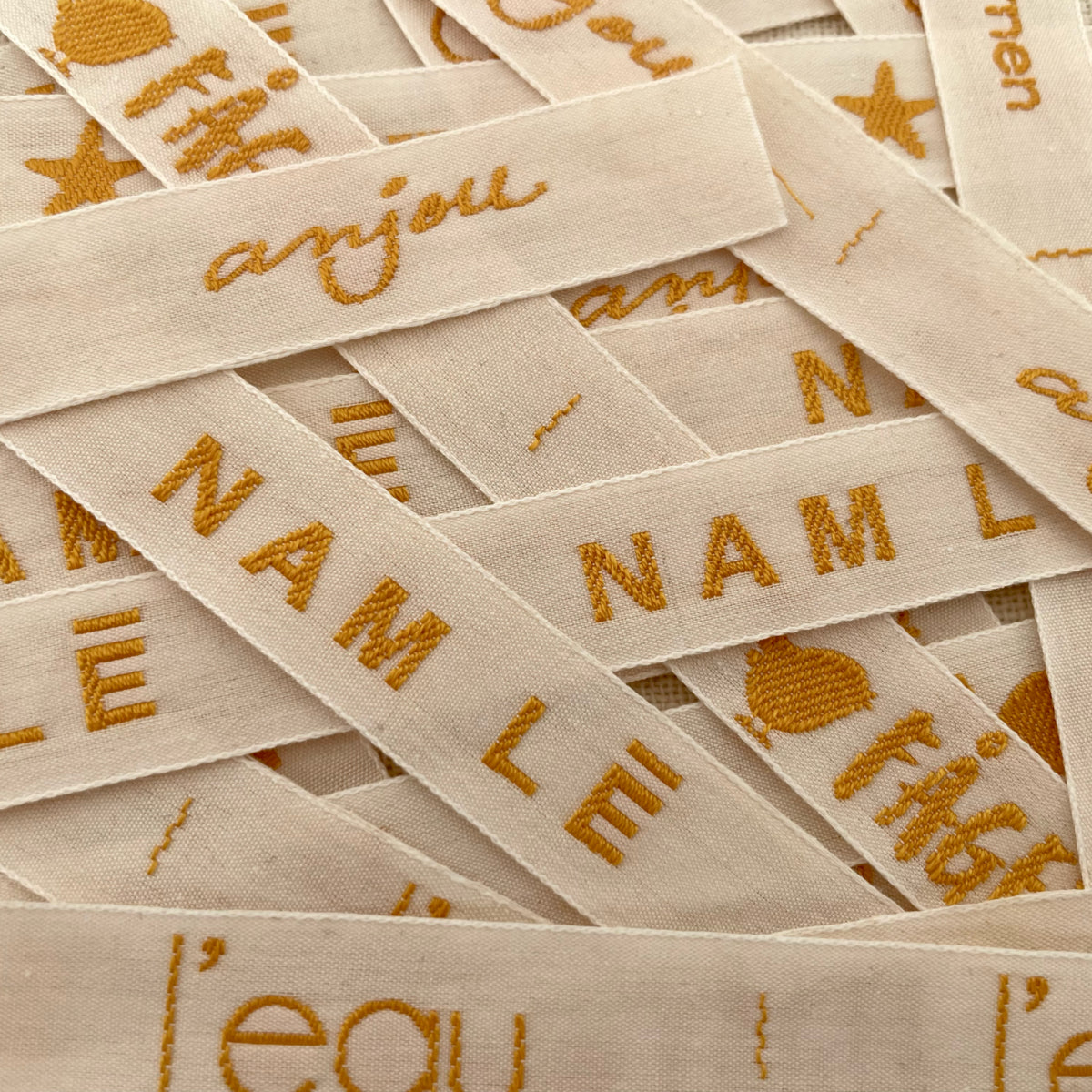 Label Factory logo labels in 100% cotton